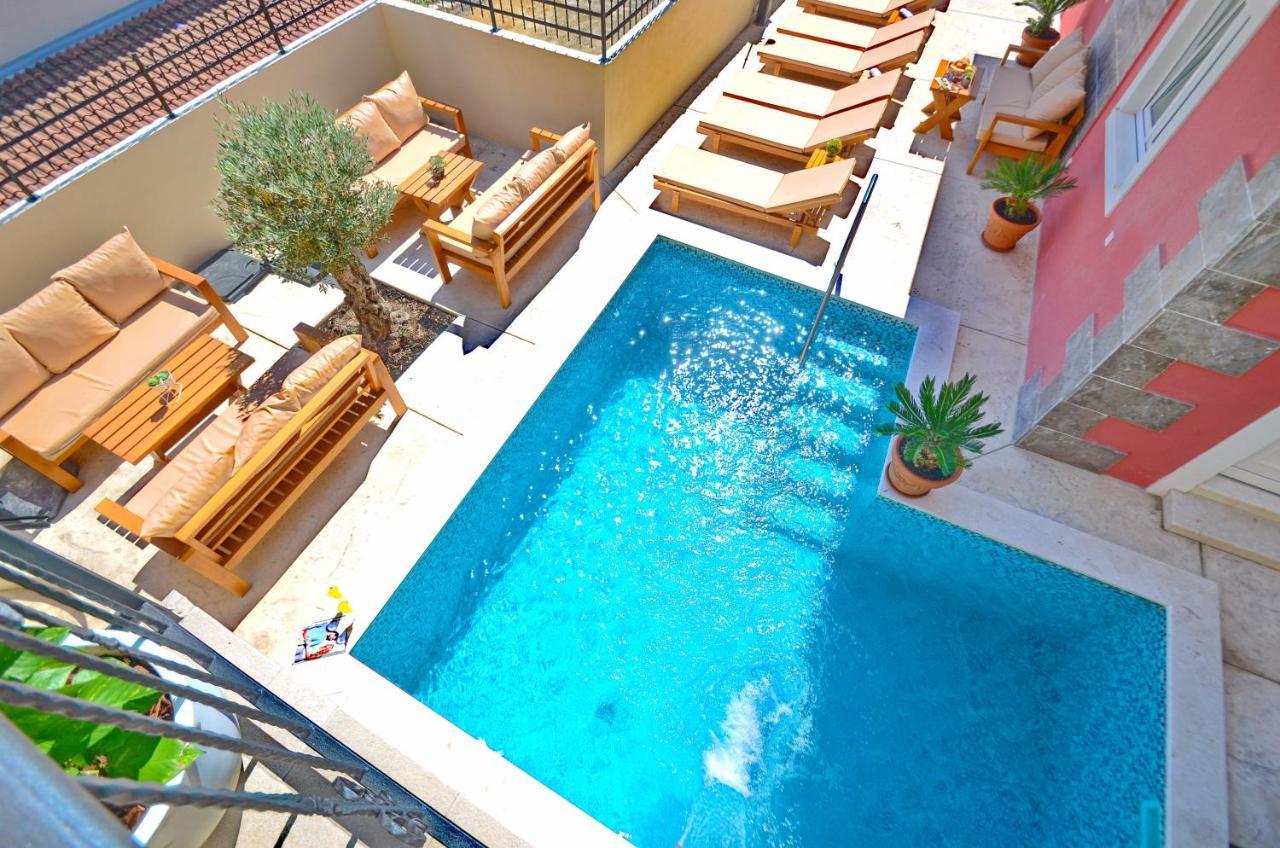 Apartments Lux S Тиват Екстер'єр фото
