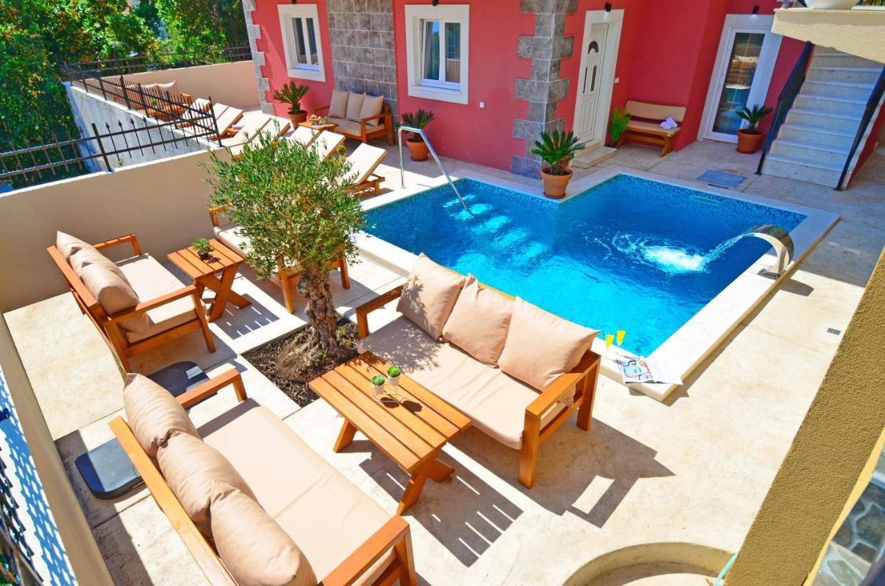Apartments Lux S Тиват Екстер'єр фото
