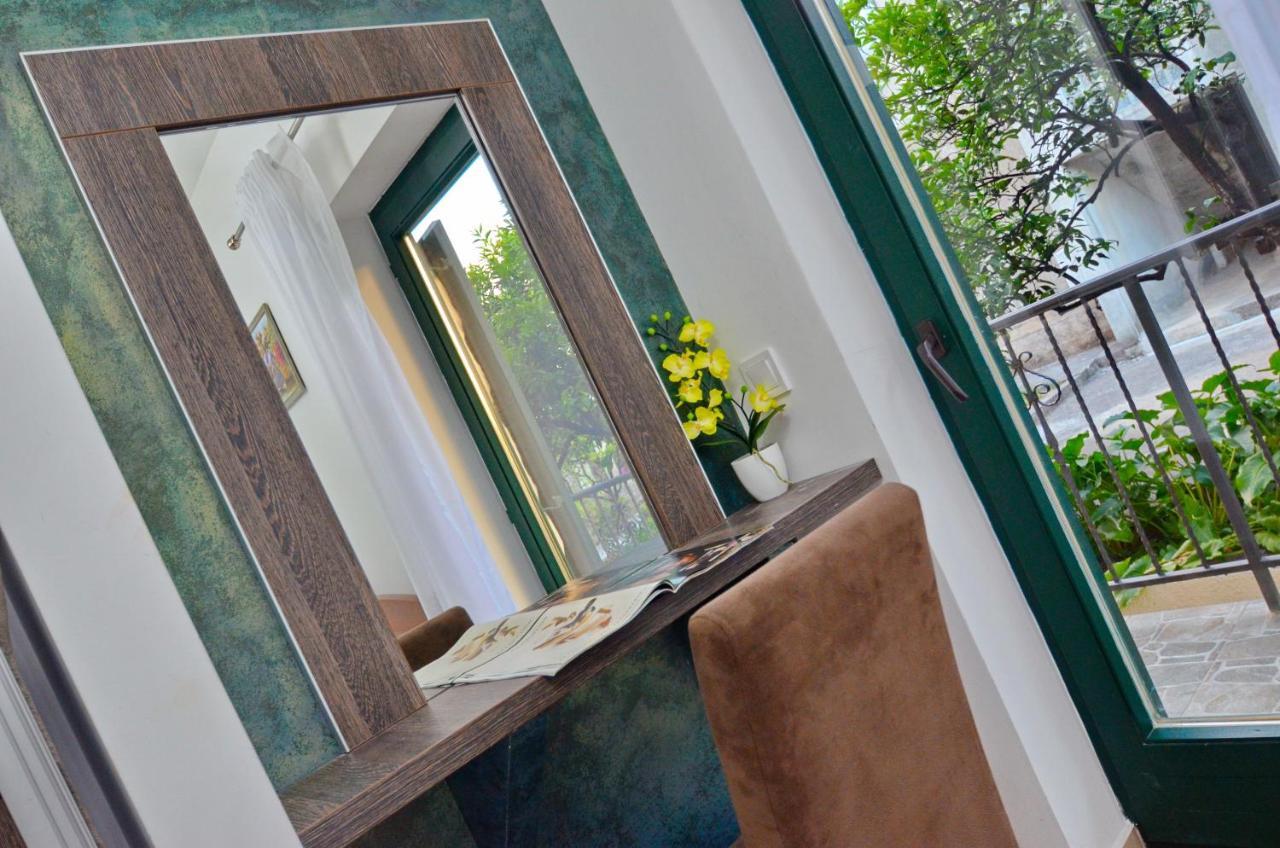 Apartments Lux S Тиват Екстер'єр фото