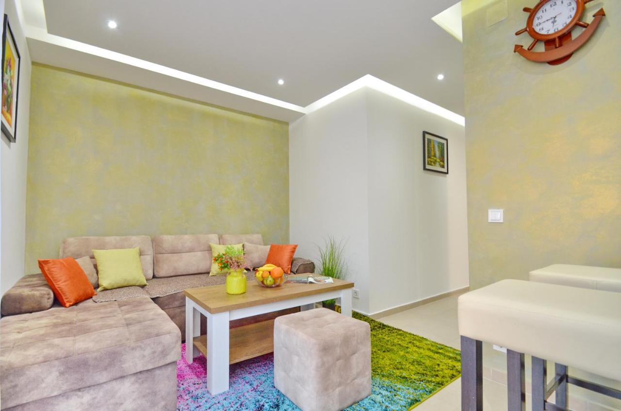 Apartments Lux S Тиват Екстер'єр фото