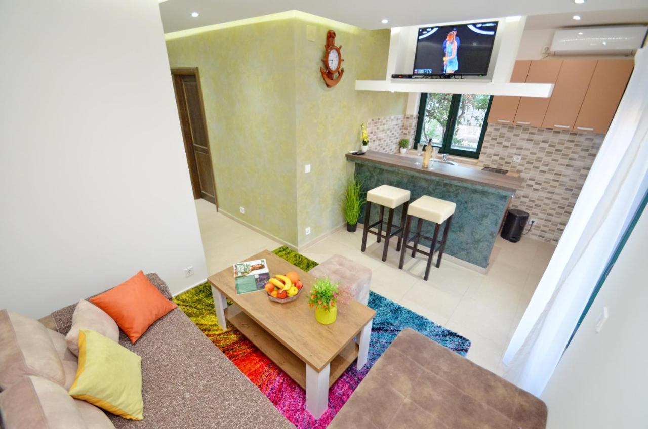 Apartments Lux S Тиват Екстер'єр фото