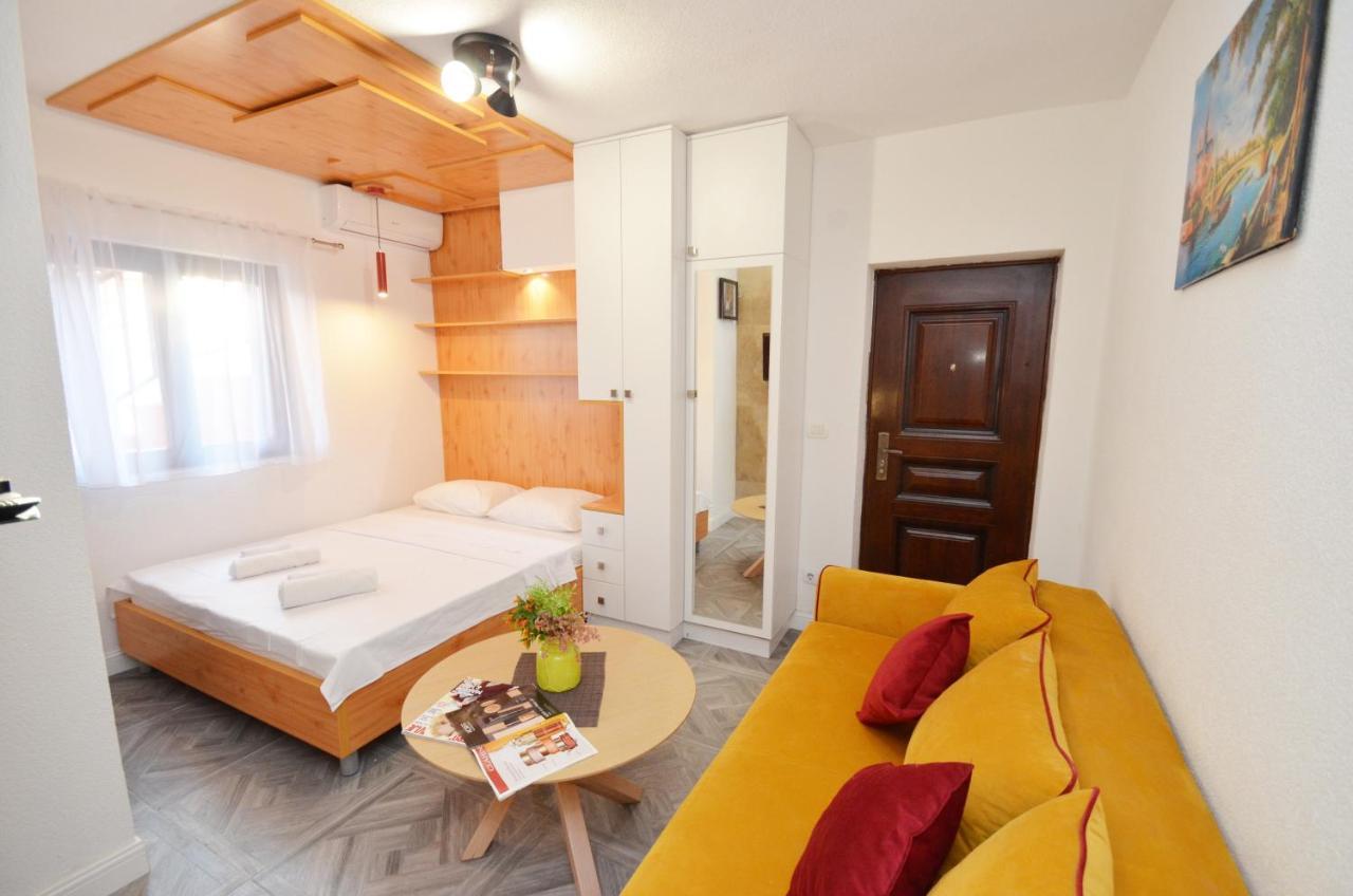 Apartments Lux S Тиват Екстер'єр фото
