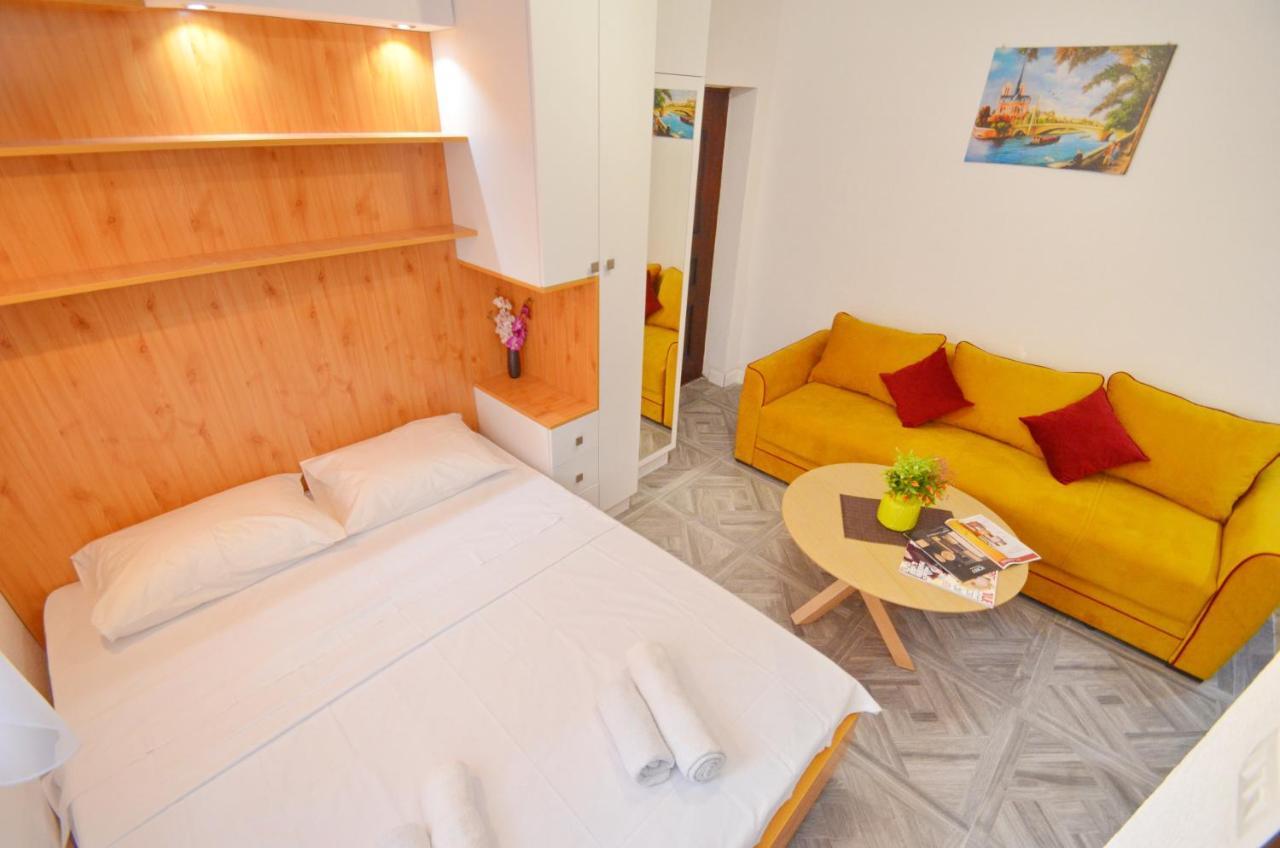 Apartments Lux S Тиват Екстер'єр фото