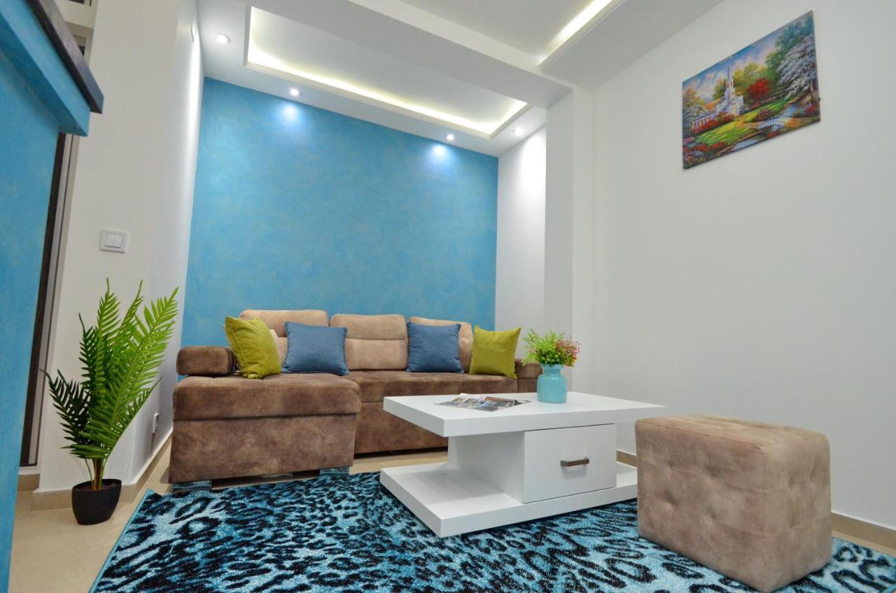 Apartments Lux S Тиват Екстер'єр фото