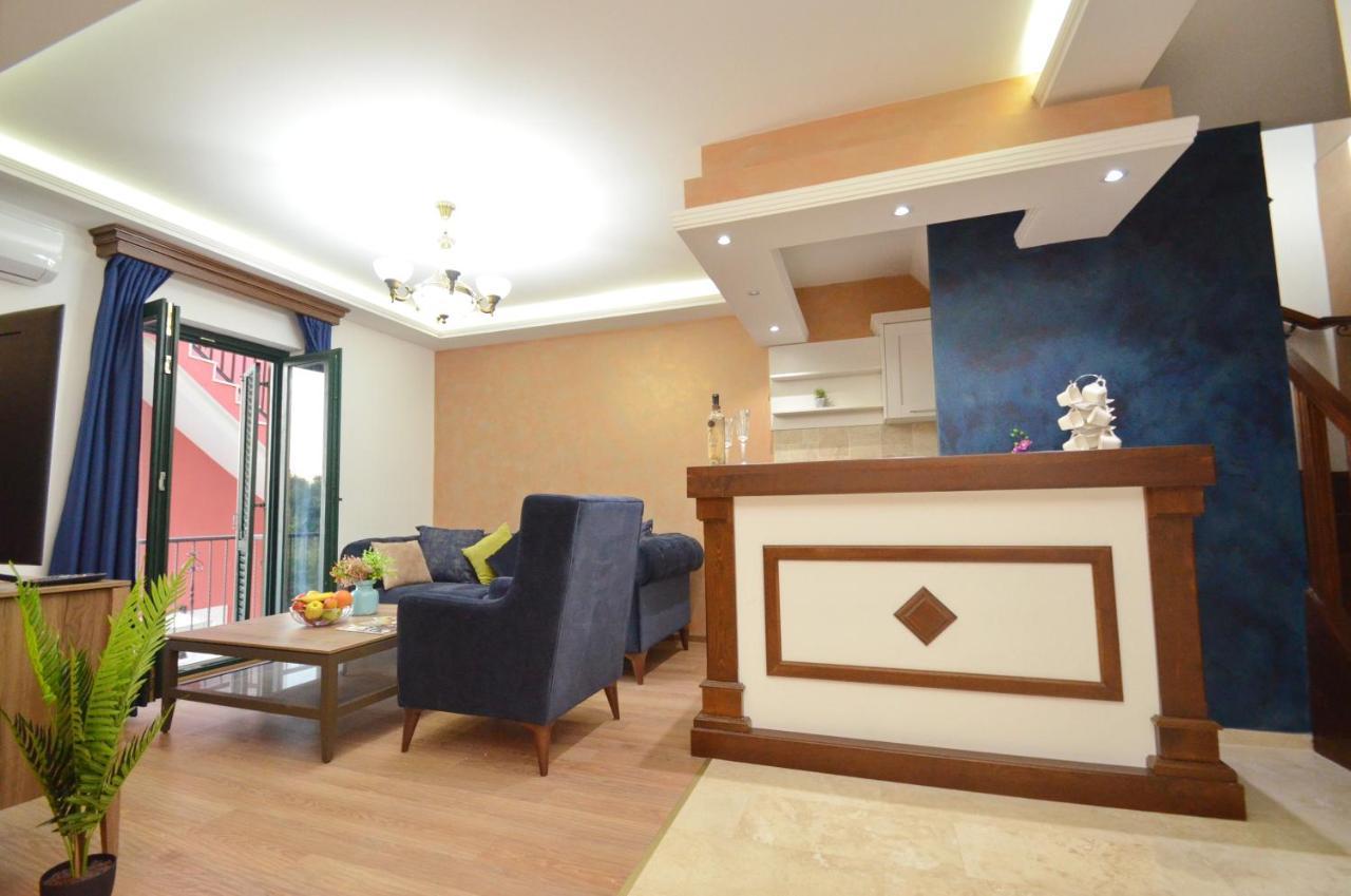 Apartments Lux S Тиват Екстер'єр фото