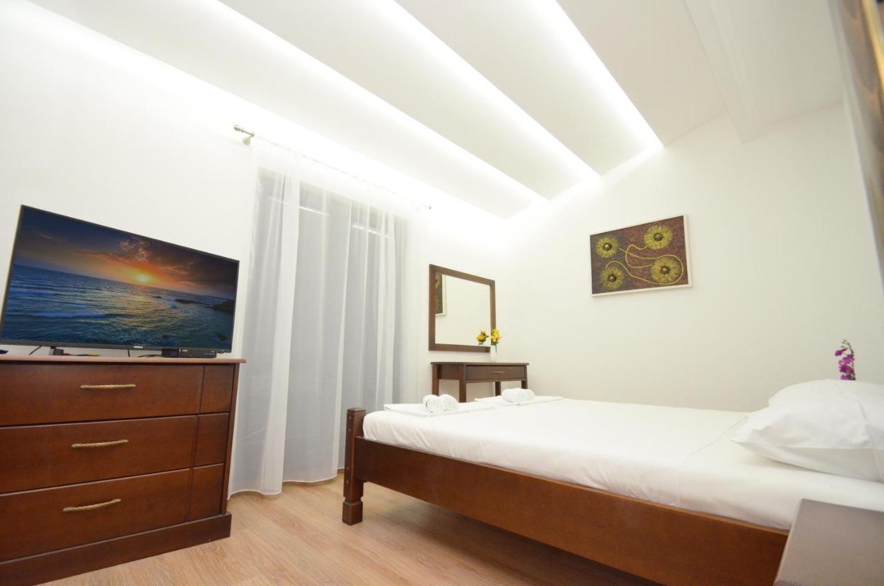 Apartments Lux S Тиват Екстер'єр фото