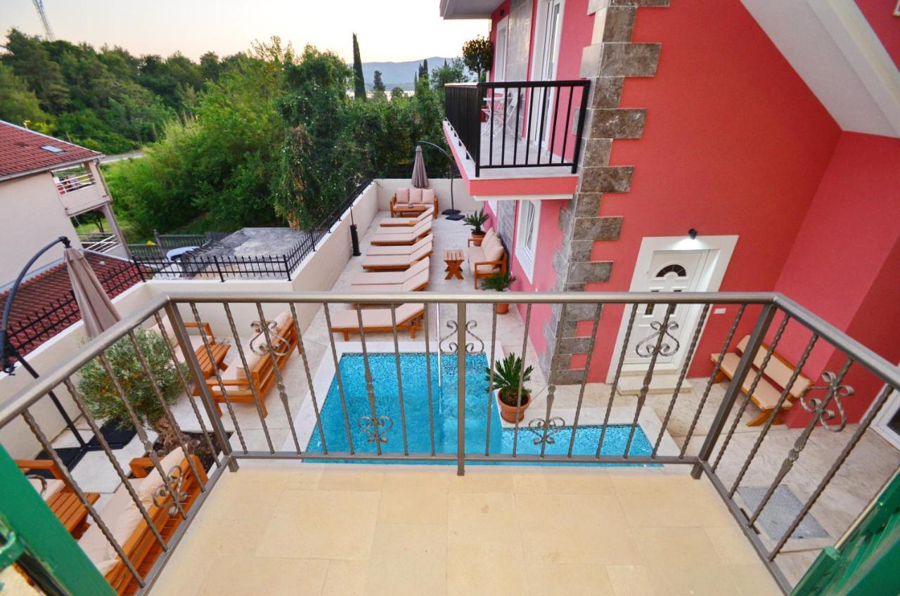Apartments Lux S Тиват Екстер'єр фото