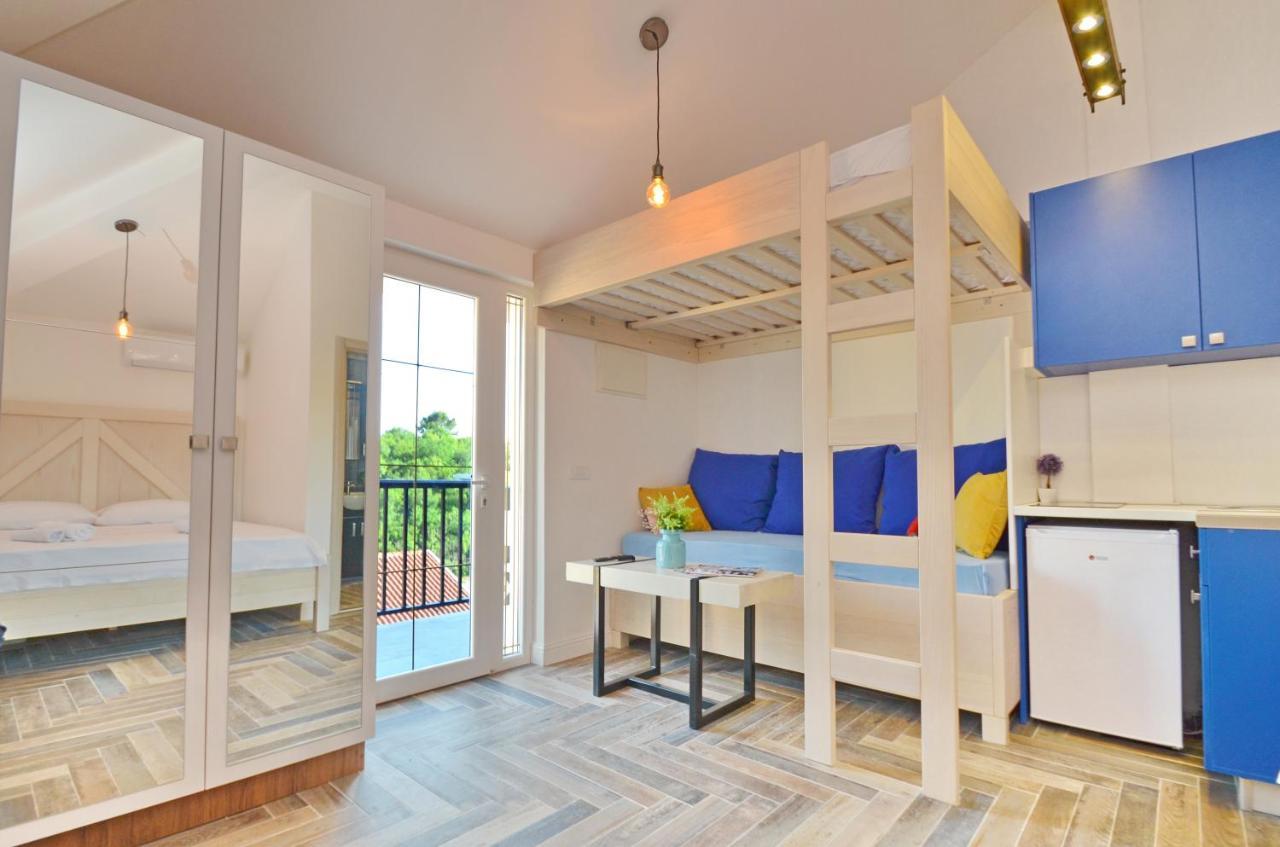 Apartments Lux S Тиват Екстер'єр фото