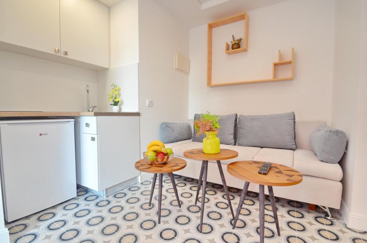 Apartments Lux S Тиват Екстер'єр фото