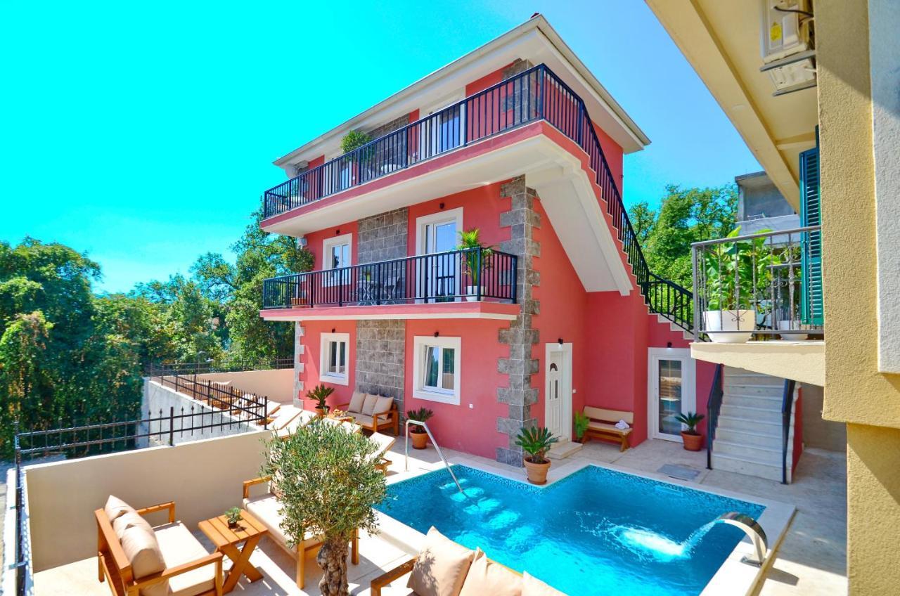 Apartments Lux S Тиват Екстер'єр фото