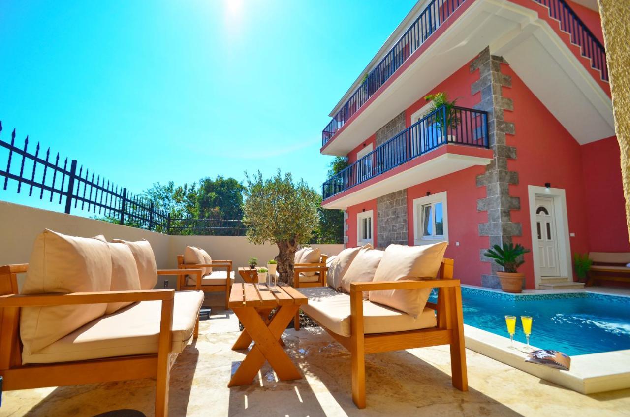 Apartments Lux S Тиват Екстер'єр фото